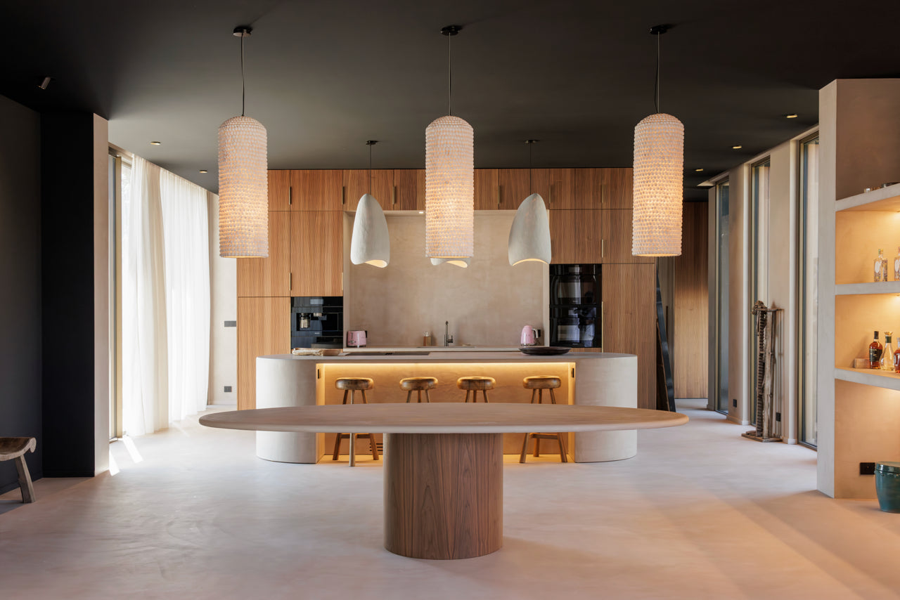 OVŌ Table à manger NOYER, détail du plateau — PLATŌ