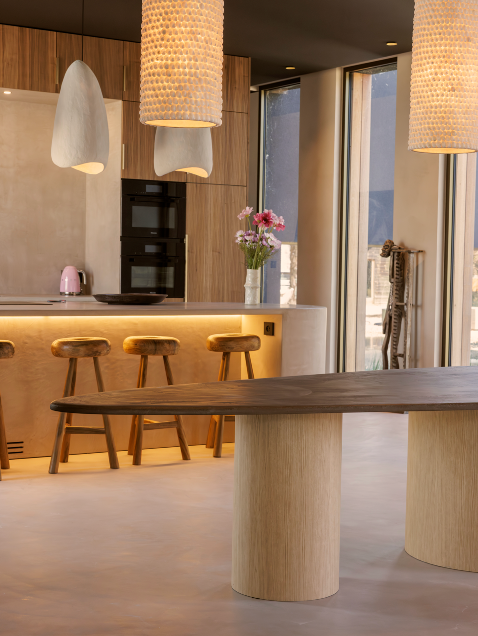 SOFĪ Table à manger CHÊNE, vue d'ensemble — PLATŌ