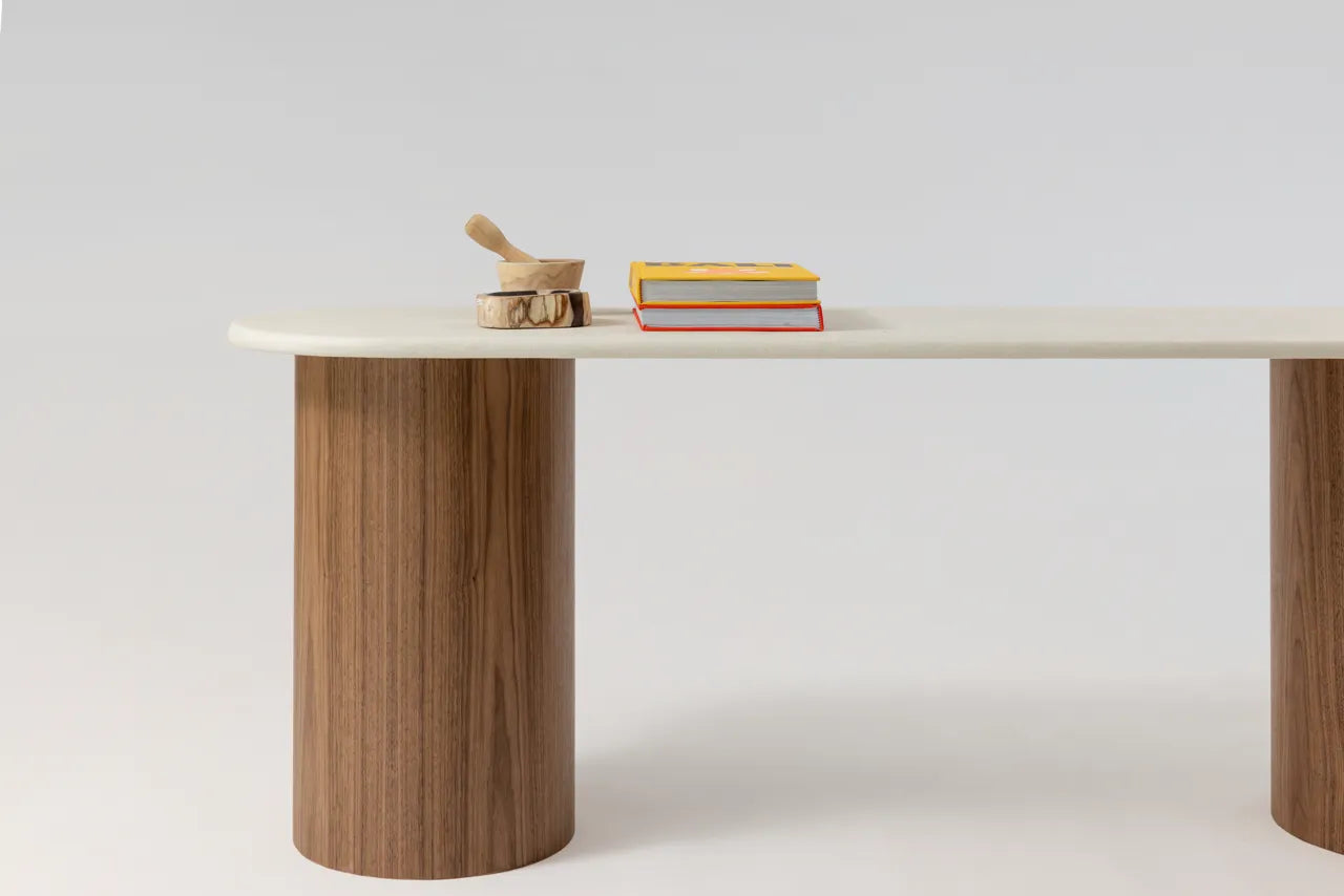 Console MATĪ noyer pieds cylindriques, vue de trois quarts — PLATŌ