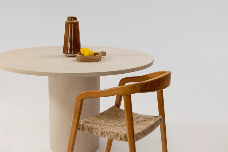 MANĀ Table à manger-zoom-