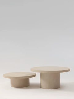 Tables gigognes LORĀ MORTEX béton ciré pieds cylindriques — PLATŌ