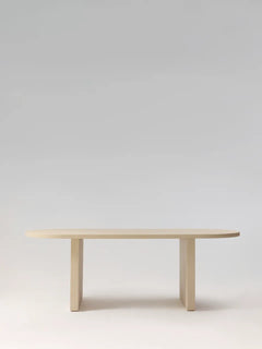 Table à manger NAŌ MORTEX béton ciré pieds rectangulaires — PLATŌ
