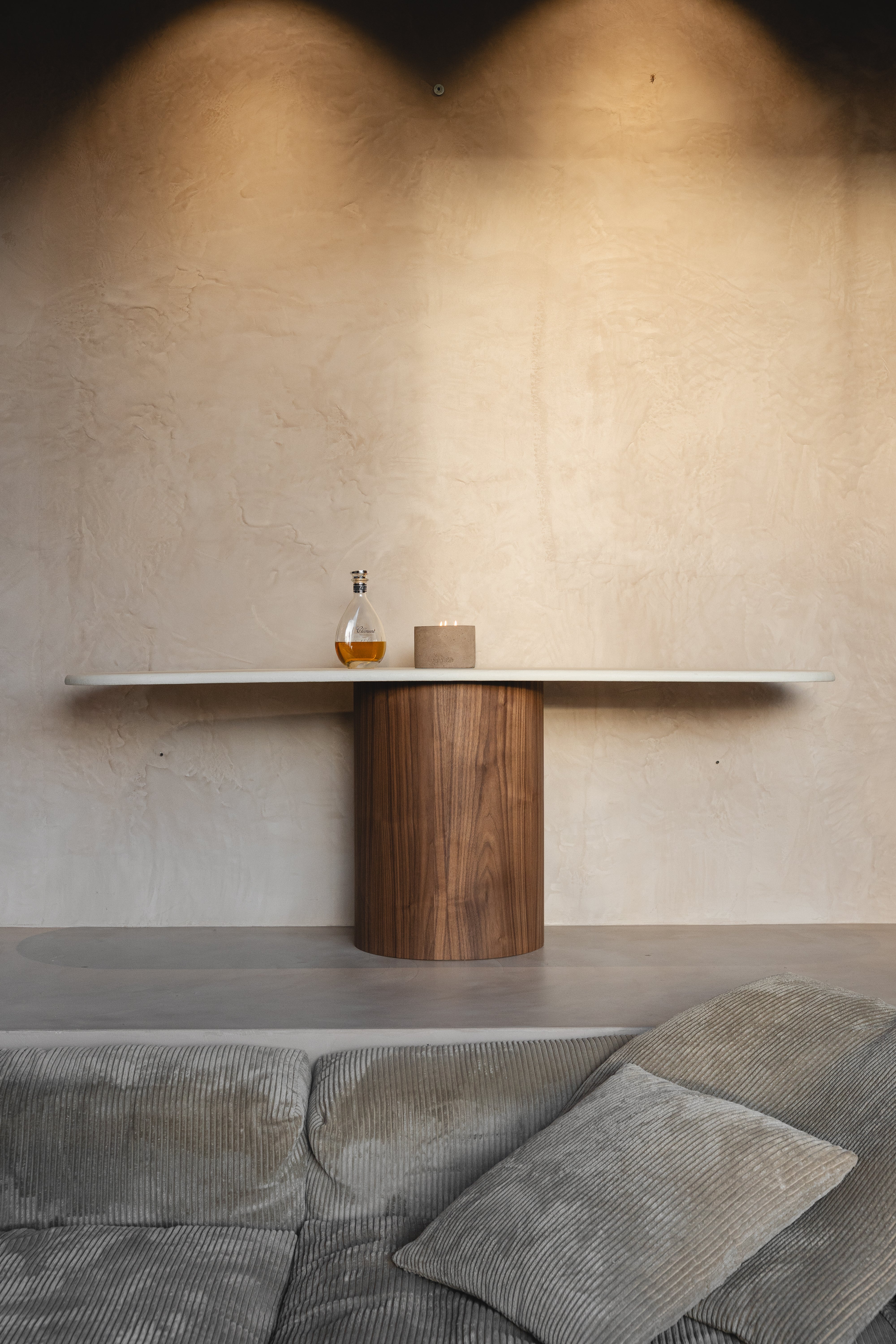 Console CLAUDĪ MORTEX & noyer — PLATŌ