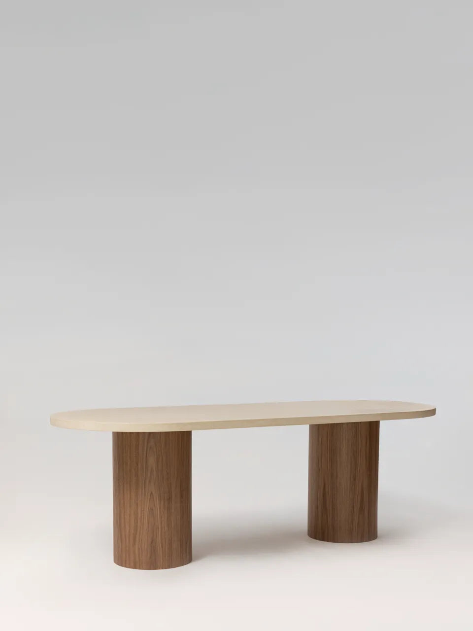 Table à manger NAŌ noyer pieds cylindriques — PLATŌ