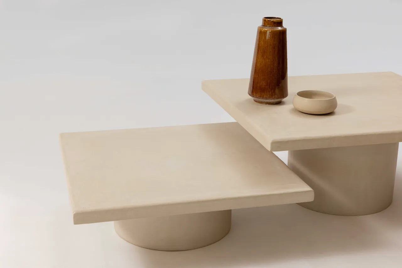 Tables gigognes NOĀ MORTEX béton ciré pieds cylindriques, détail plateau — PLATŌ