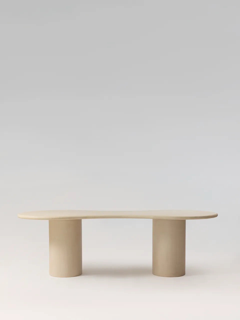 Table à manger JACŌ MORTEX béton ciré pieds cylindriques — PLATŌ