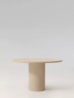 Table à manger MANĀ MORTEX béton ciré pied central — PLATŌ