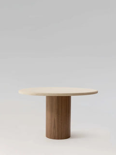 Table à manger MANĀ noyer pied central — PLATŌ