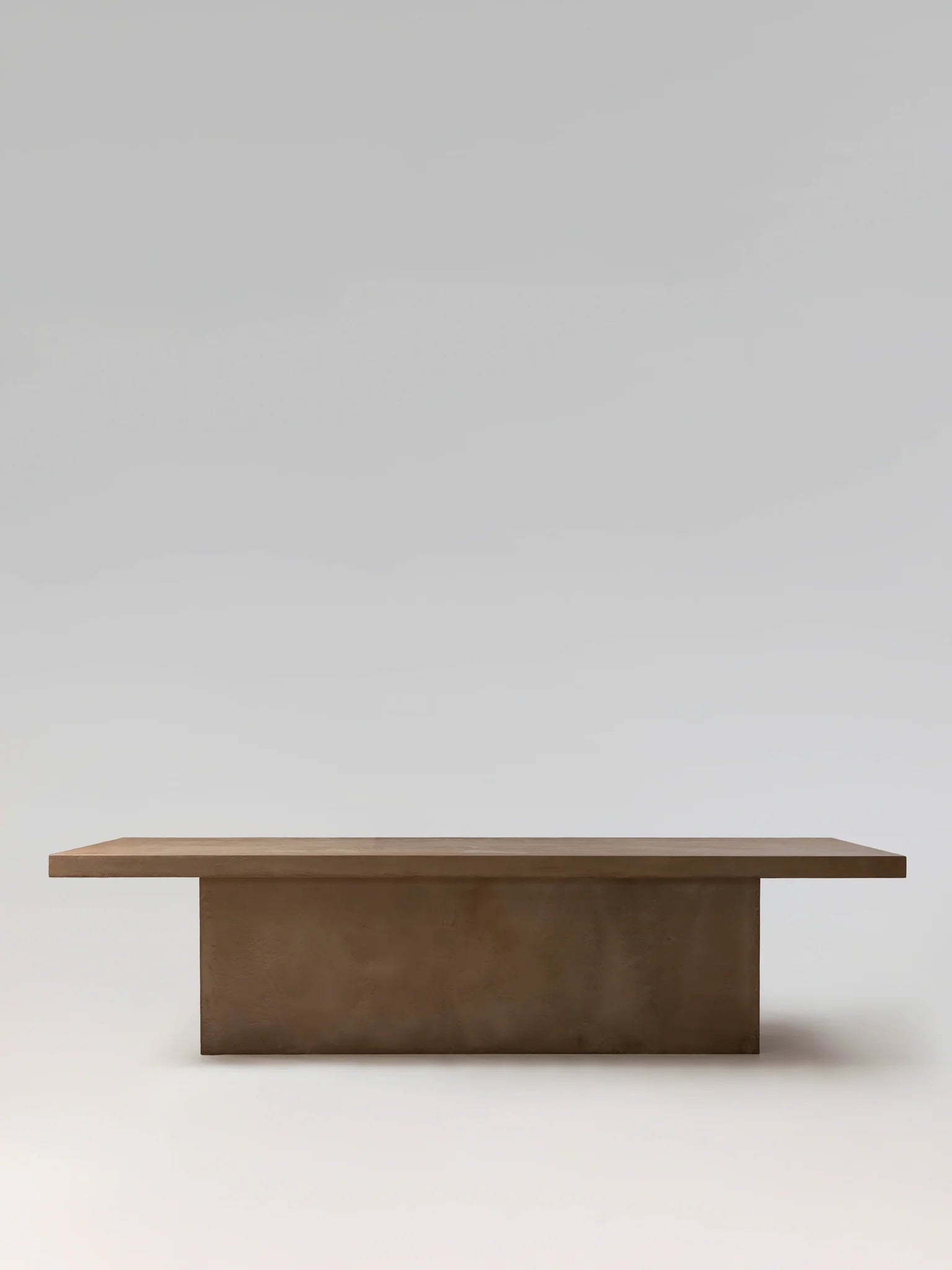 PLATĀ Table à manger, vue d'ensemble — PLATŌ