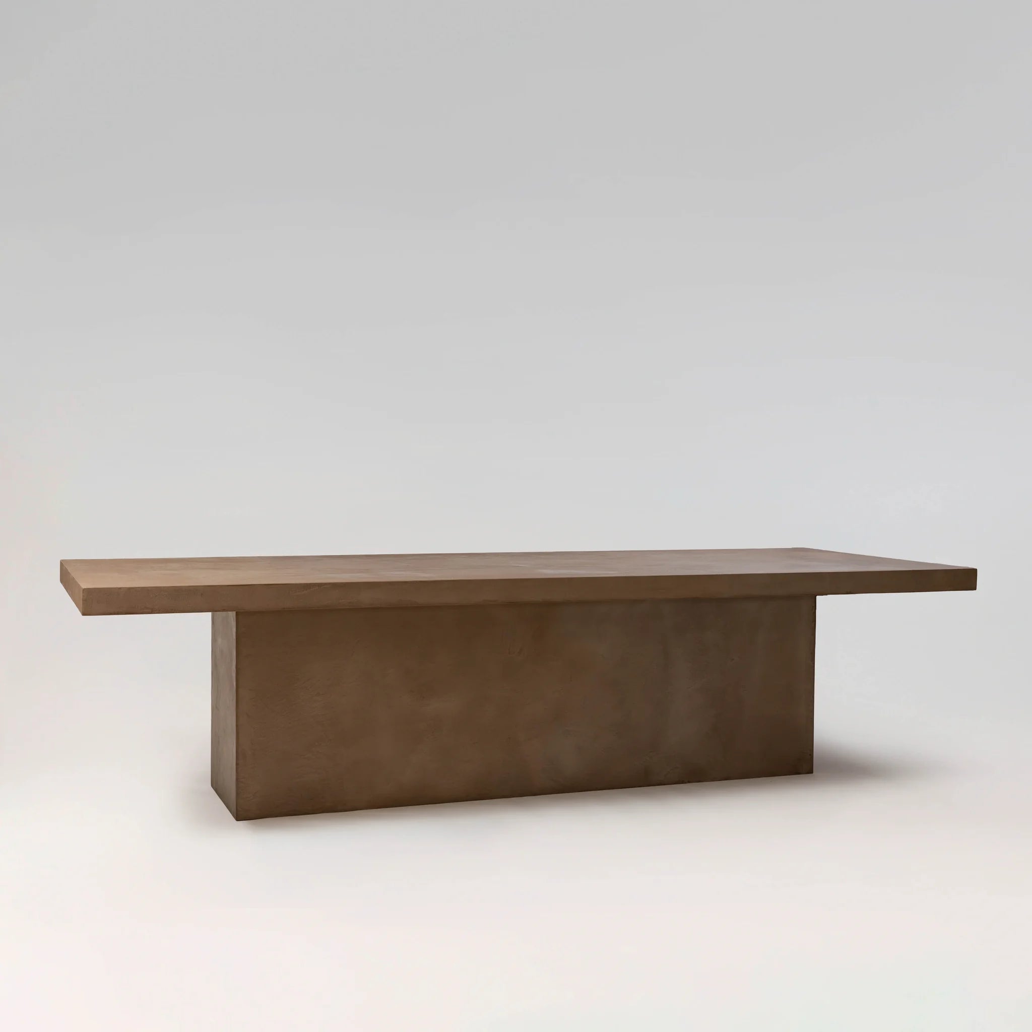 PLATĀ Table à manger, béton ciré MORTEX — PLATŌ