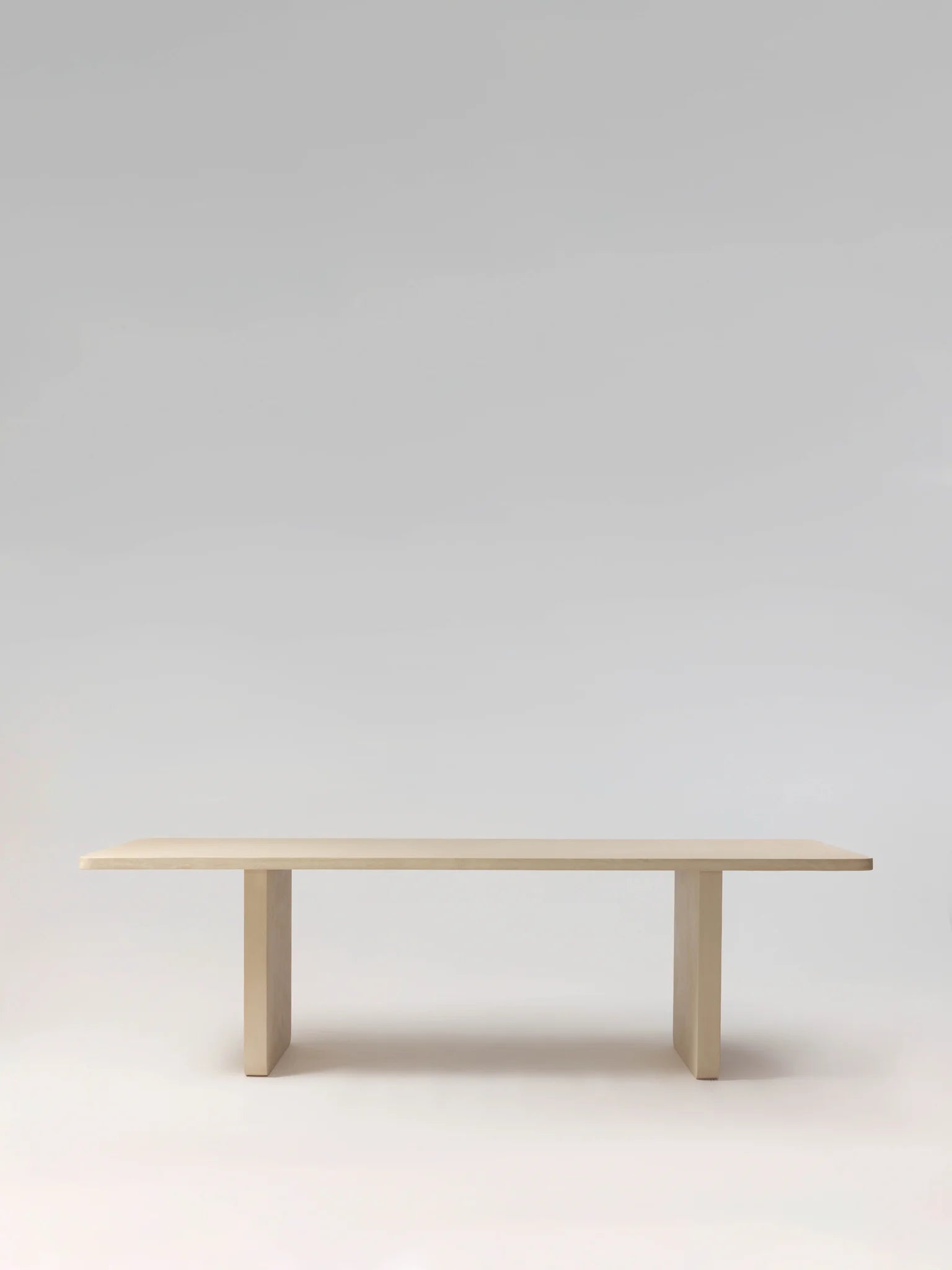 NINŌ Table à manger, détail de la finition — PLATŌ
