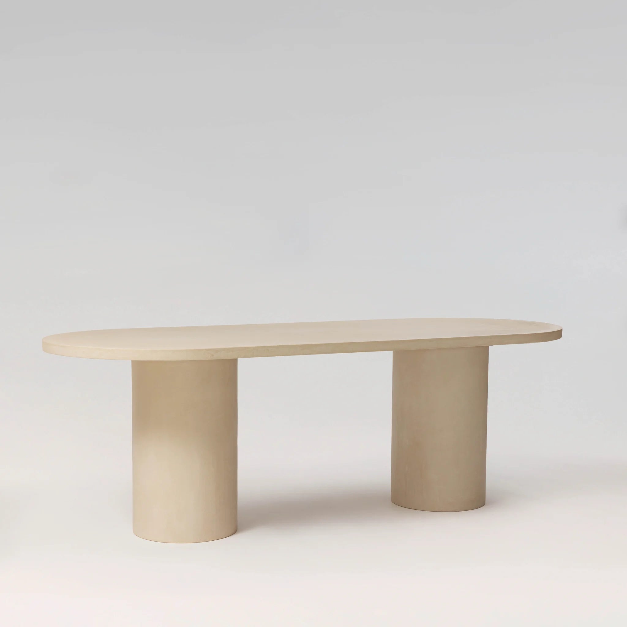 NAŌ Table à manger, béton ciré MORTEX — PLATŌ