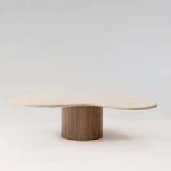 TEĀ Table basse NOYER, plateau béton ciré MORTEX, piétement noyer — PLATŌ