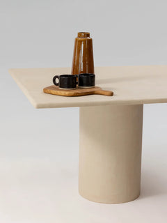 NOĀ Table à manger, mise en situation dans l'intérieur — PLATŌ