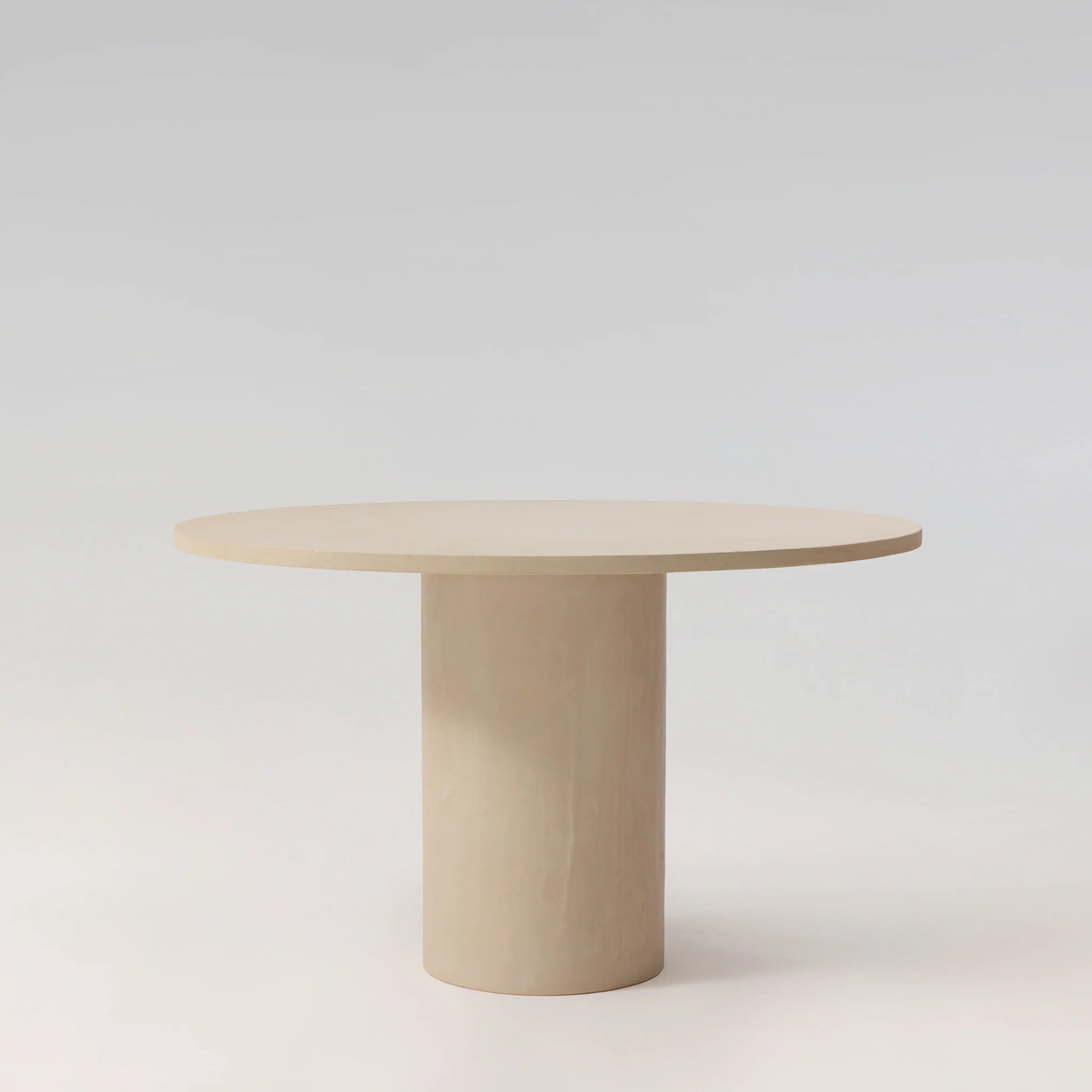 MANĀ Table à manger, béton ciré MORTEX — PLATŌ